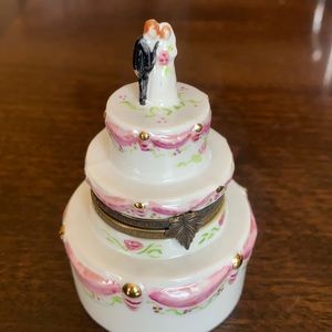 Studio USA Wedding cake hinged Trinket Box keepsake collectible